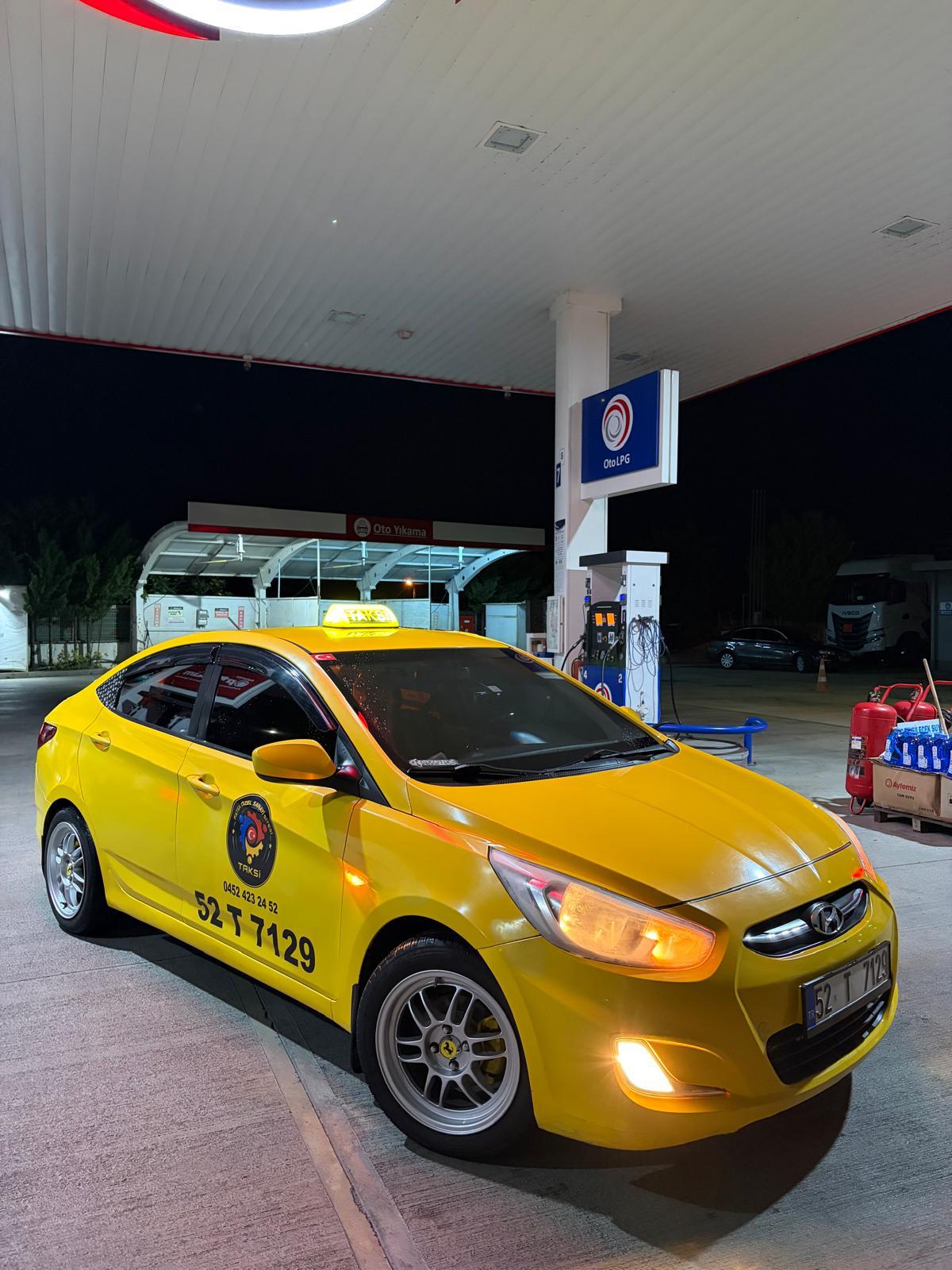 52 T 7129 plakalı gerçek Fatsa Yenipazar Taksi aracı